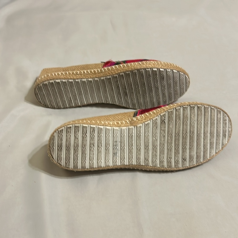Angelozano Embroidered Mexican Shoes - Picture 5 of 5